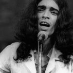 Maria Bethânia, Cida Moreira e Edy Star regravam a obra de Sérgio Sampaio 