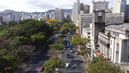 Obras em avenida são esperança para desafogar trânsito no Centro de BH