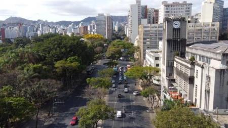 Obras em avenida são esperança para desafogar trânsito no Centro de BH