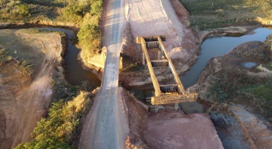 Segunda maior ponte do estado, sobre o rio São Francisco, em Manga (MG)