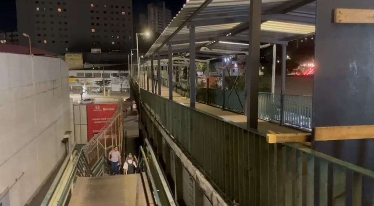 Obras na estação Carlos Prates, em BH, causam transtornos aos passageiros: 'Está muito difícil'