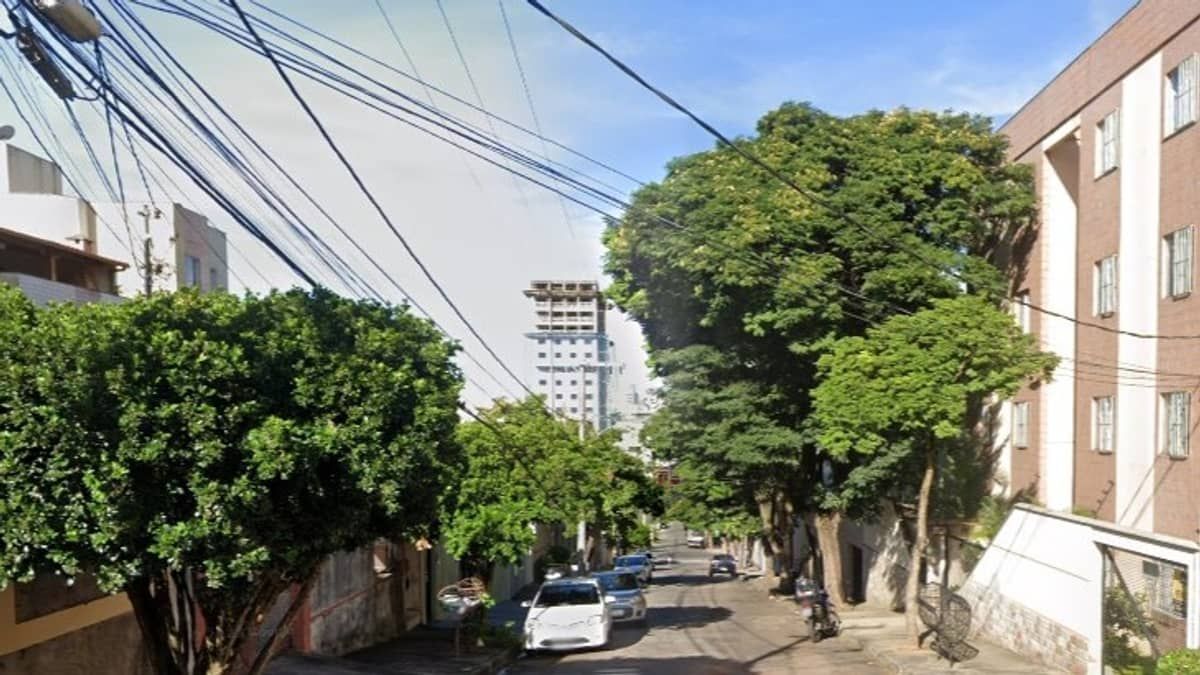 Perseguição policial termina com dois presos e carro roubado recuperado em Contagem 