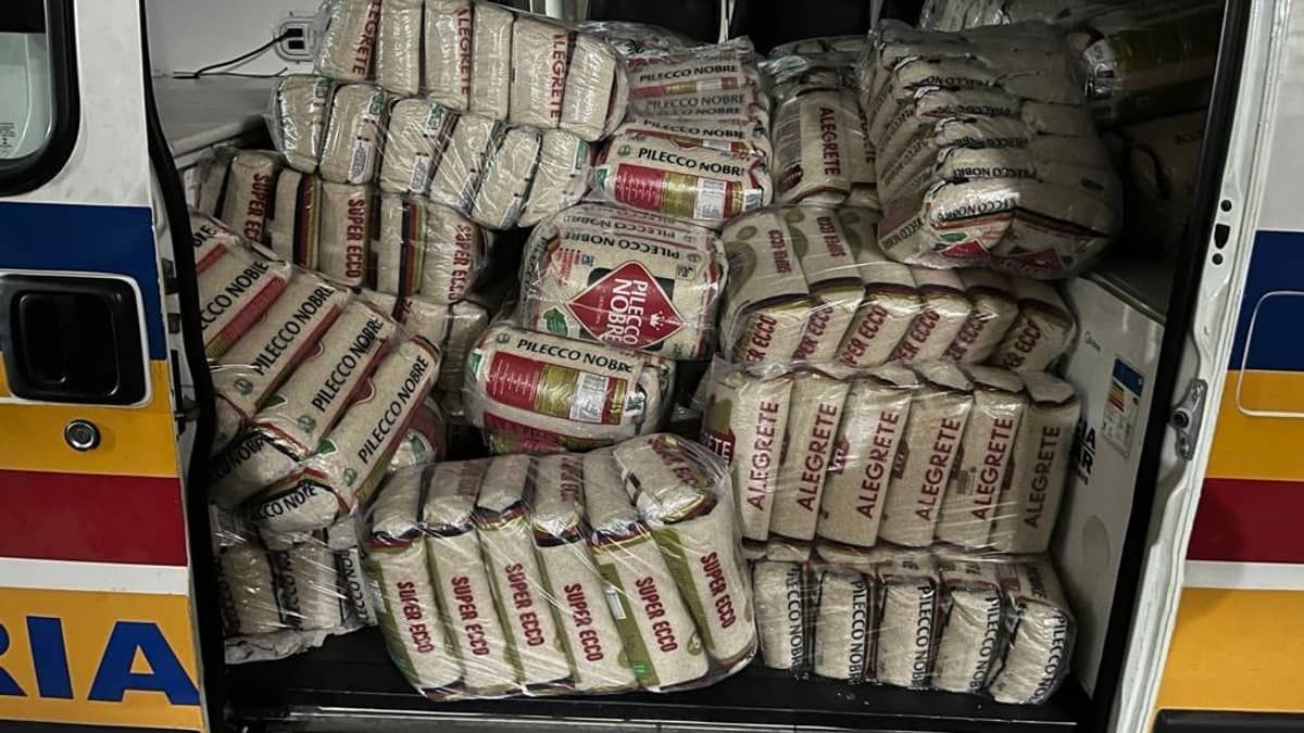 Polícia procura homem que dirigia caminhonete com carga de arroz roubada em BH 