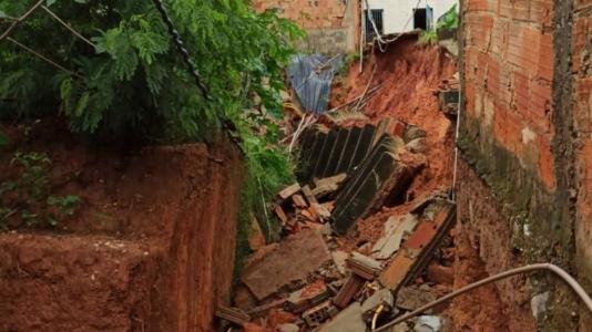Ocorrência foi registrada no bairro Menezes