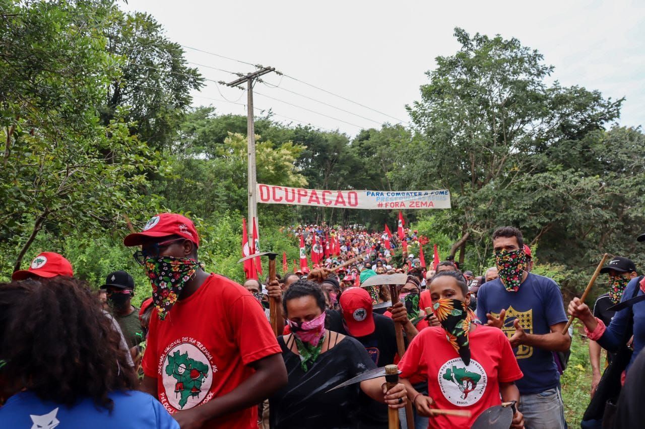 MST deixa fazenda em Lagoa Santa e defesa de proprietários comenta fim da invasão