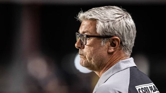 Odair Hellmann contestou arbitragem do jogo do Santos