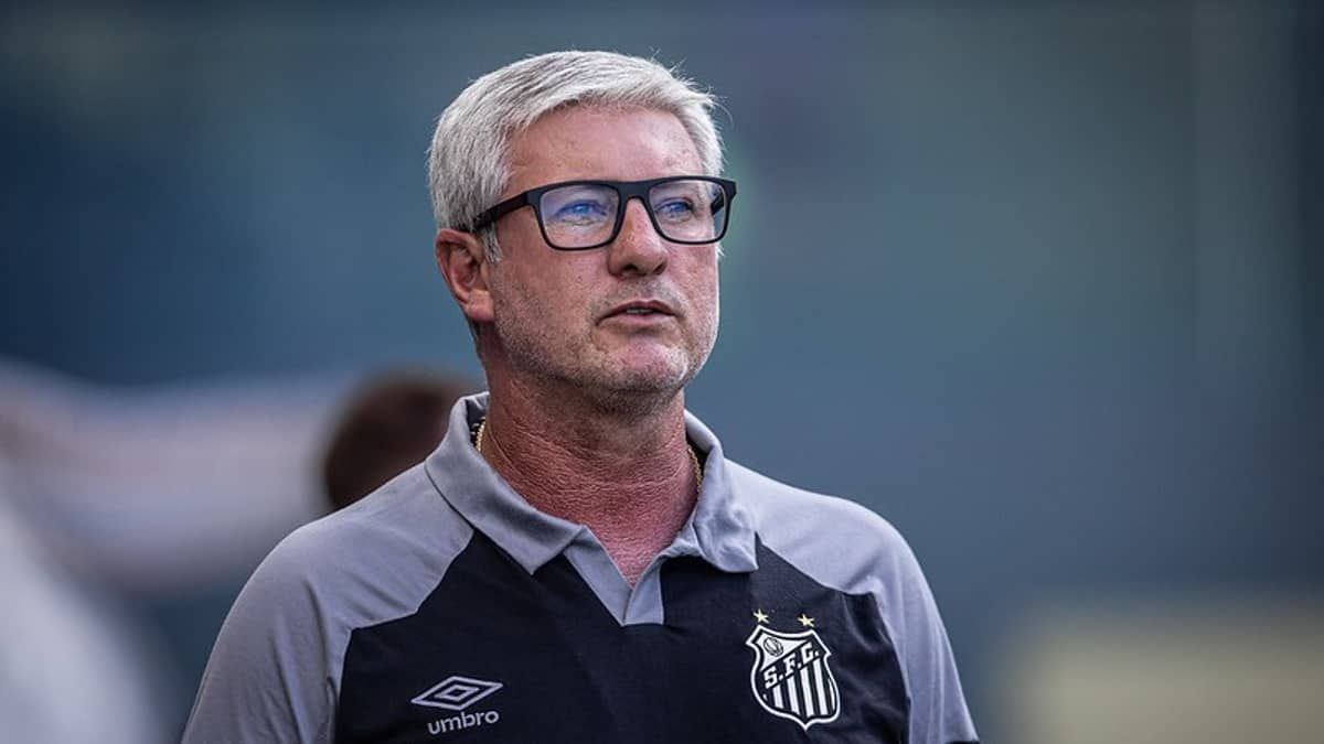 O que o técnico do Santos pensa sobre o início do Cruzeiro no Brasileirão?