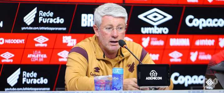 Odair Hellmann concedeu entrevista coletiva após a goleada sofrida pelo Athletico-PR