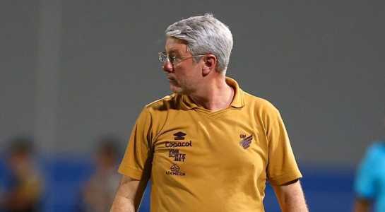 Odair Hellmann tenta retomar confiança do Athletico-PR para sequência da Série B