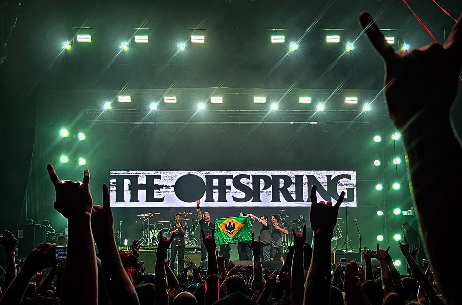 Em BH, Offspring abre turnê brasileira enfileirando hits para nostalgia punk