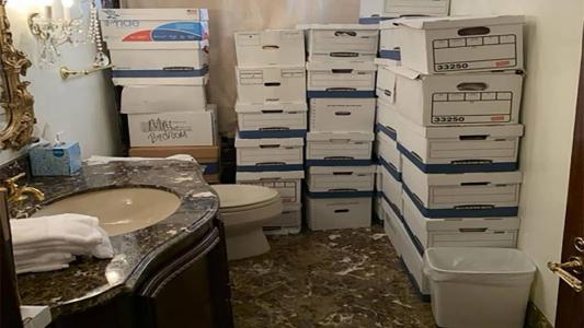 Oficiais encontraram caixas no banheiro da mansão de Trump