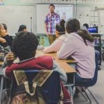 Mais de 200 milhões de professores no país?