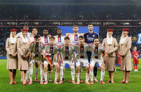 Time do Lyon para duelo com o PSG na Ligue 1 da temporada 2025/2026