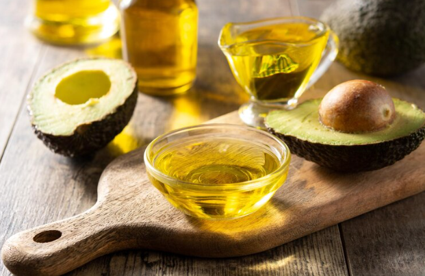 Azeite de abacate é alternativa para fugir da inflação do azeite tradicional; entenda