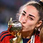 Olga Carmona, autora de gol decisivo na Copa do Mundo, perdeu pai na véspera da final