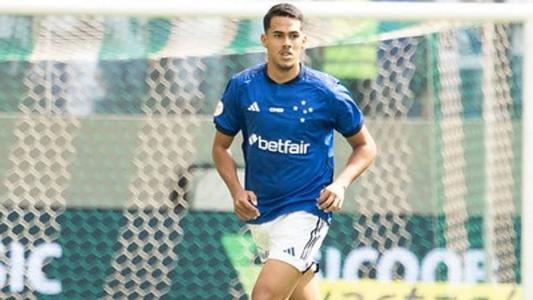 Oliveira é um dos pendurados no Cruzeiro para o duelo com o Goiás