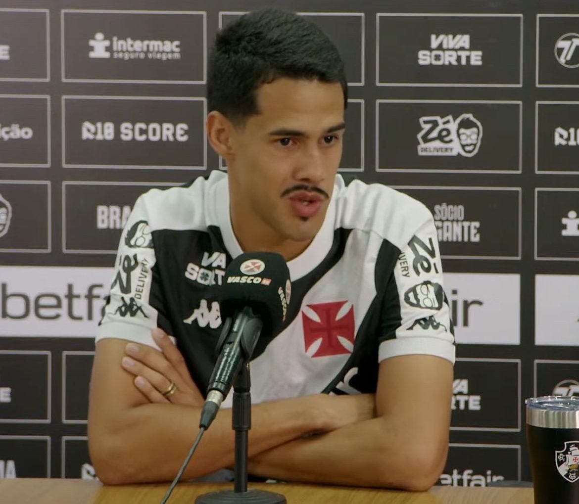 Ex-Cruzeiro, Lucas Oliveira é apresentado no Vasco e mostra inspiração em Dedé