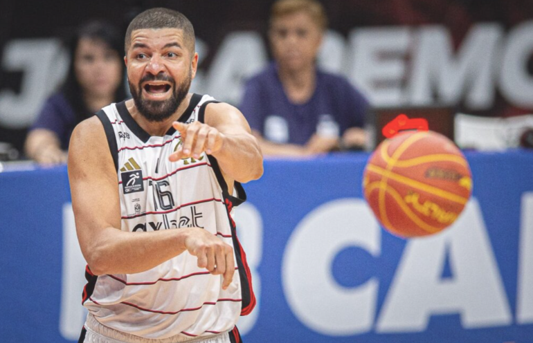 Flamengo vence Bauru com brilho de Olivinha e se aproxima da final do NBB