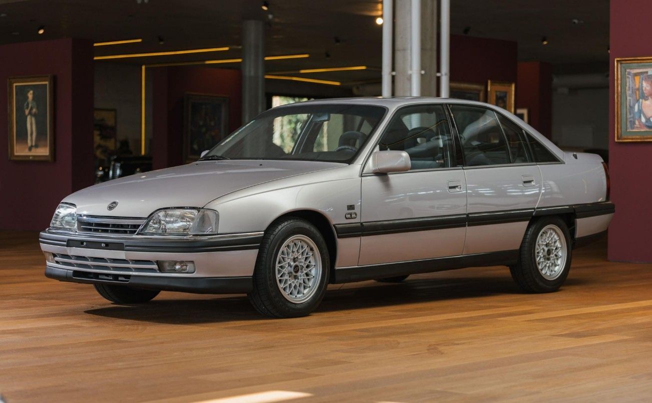 Chevrolet Omega CD 1994 restaurado pela GM é leiloado por R$ 437.500