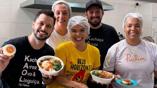 Oncêvai, Comida que Abraça e Café Palhares em ação social de distribuição de marmitas de KAOL