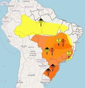 Brasil tem alerta de onda de calor em 15 estados e de chuva intensa para outros 8