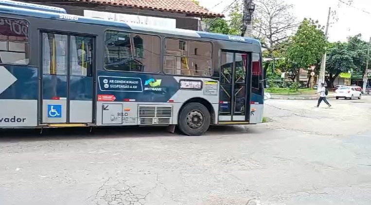 Motorista de ônibus é esfaqueado por passageiro na Grande BH