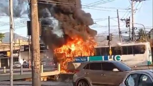 Até o momento quase 30 ônibus foram incendiados pelos milicianos