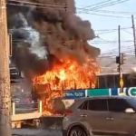 Após série de ônibus incendiados em protestos de milicianos, serviço do BRT é interrompido no Rio