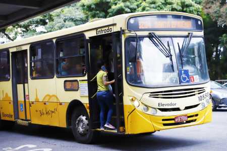 Incidente ocorreu na manhã desta segunda-feira (18)