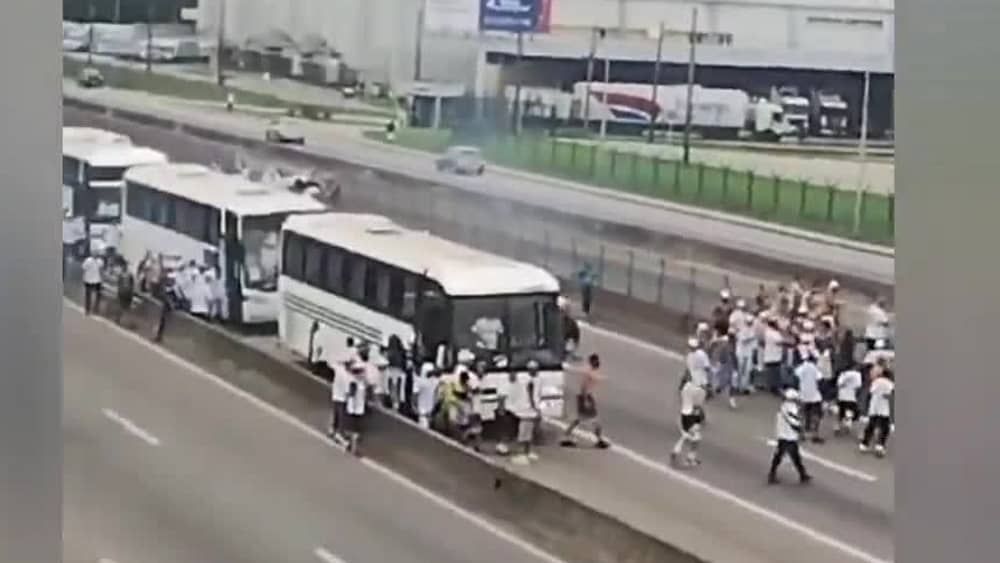 Organizada do Botafogo faz emboscada para santistas em estrada no Rio de Janeiro