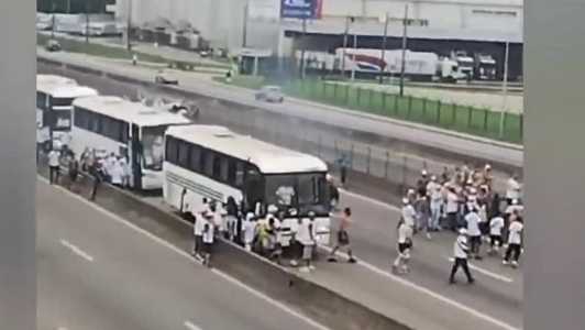 Ônibus com santistas foi atacado na estrada