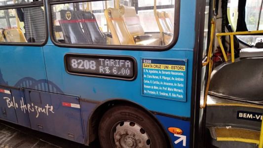 Ônibus da linha 8208 estraga em plena avenida Antônio Carlos