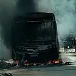 Ônibus pega fogo em Brumadinho; suspeita é de incêndio criminoso