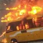 'Vi a morte', passageira narra confusão após ônibus bater em poste e pegar fogo em BH