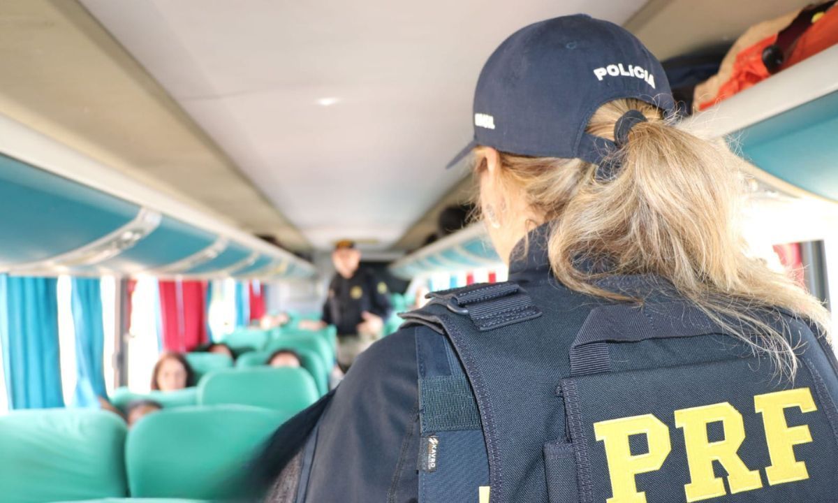 Homem é preso em Juiz de Fora por suspeita de importunação sexual dentro de ônibus