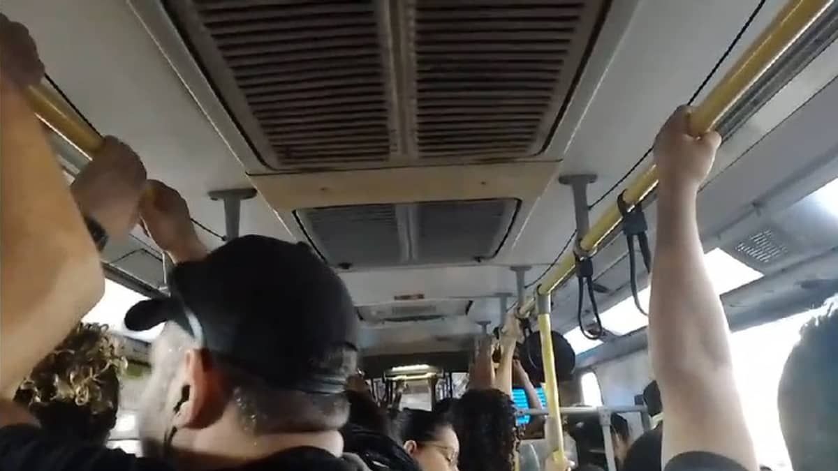 Usuários denunciam superlotação e atrasos em ônibus na Estação São Gabriel