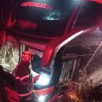 Acidente com ônibus de viagem mobiliza bombeiros no Norte de Minas