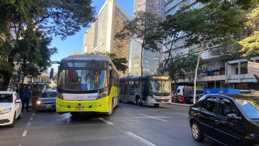 Ônibus seguia para garagem quando teve um problema, no sentido Rodoviária, região Central de Belo Horizonte
