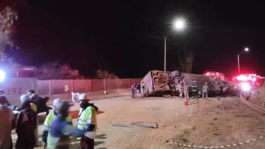 Ônibus tombou nesta madrugada durante viagem de BH a São Paulo