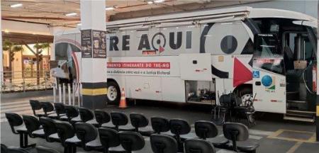 ônibus de atendimento ao eleitor do TRE-MG