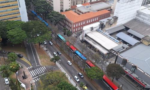 Ônibus urbanos parados na Avenida Rio Branco Foto Roberta Oliveira Itatiaia