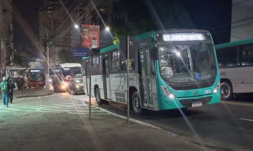Após 4h parados, ônibus voltam a circular em Juiz de Fora
