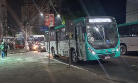 Após 4h parados, ônibus voltam a circular em Juiz de Fora