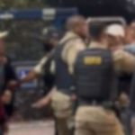 Homem é agredido por passageiros após importunar mulher em ônibus em BH