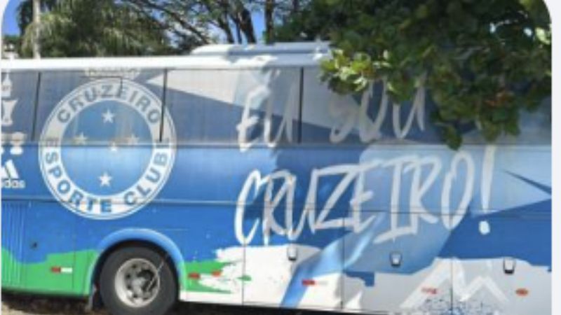 Caminhão-pipa, antigo ônibus do time e mais: lista de bens leiloados pelo Cruzeiro