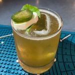 Vai uma pro santo?  Pura ou em drinks, cachaça celebra seu dia nacional