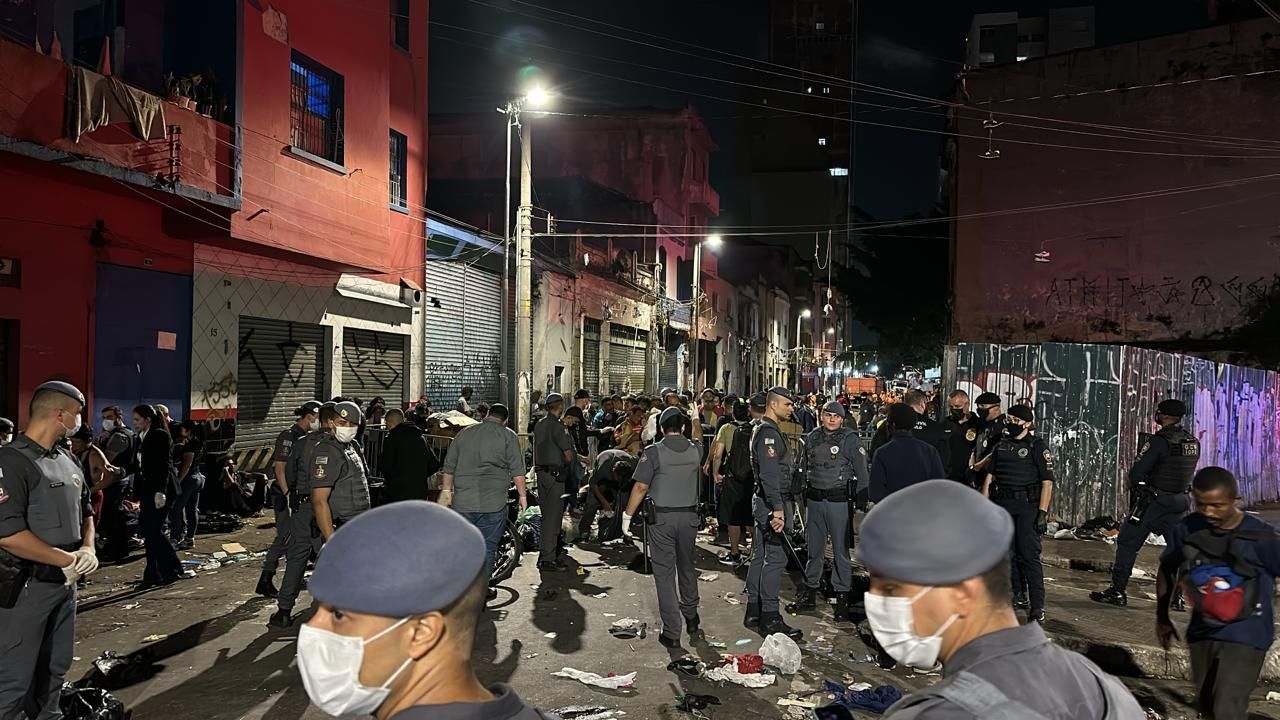 Polícia prende 25 pessoas em operação contra o tráfico de drogas na Cracolândia