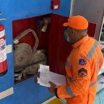 Estabelecimento é advertido na Operação Alerta Vermelho - Natal dos Bombeiros em Juiz de Fora