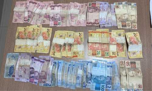 Mais de R$ 5 mil em dinheiro foram apreendidos durante a Operação Chronos em Viçosa (MG)