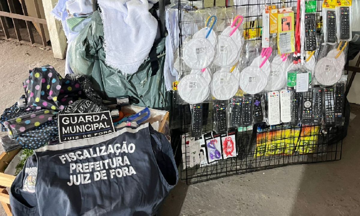 Comércio Legal: operação apreende mais de 940 itens no Centro de Juiz de Fora